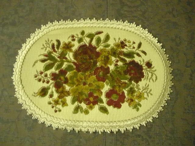 Picture of Tapestry Trading BA1422R 14 x 20 in. Begium Doily Baroque- Red