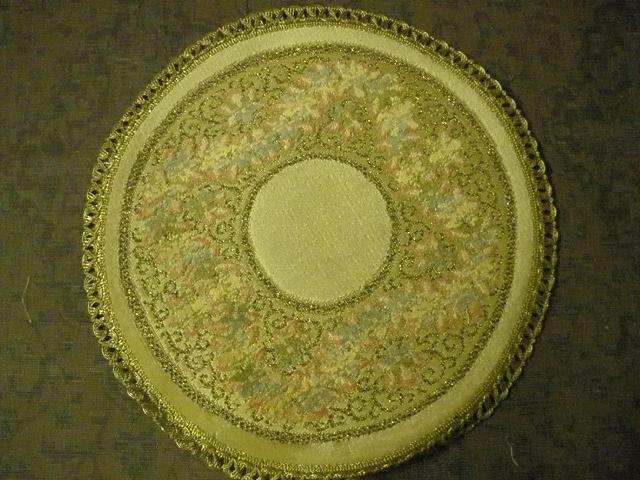 Picture of Tapestry Trading R914 10 x 14 in. Begium Doily Rubens- Gold