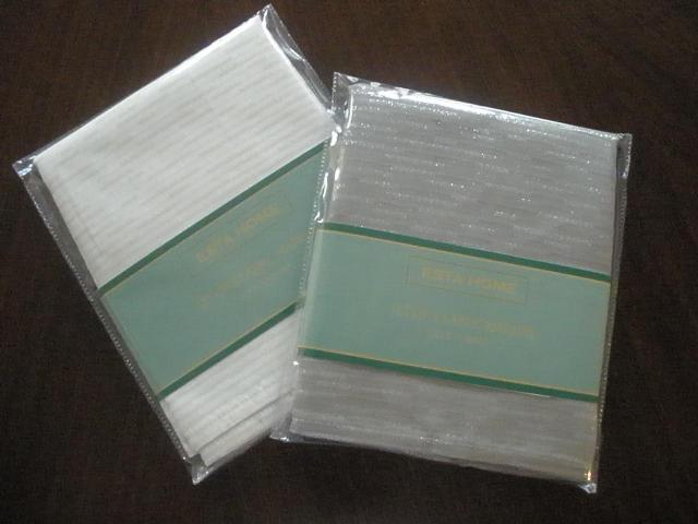 Picture of Tapestry Trading LJC1104-1717-4PKW Goldthread Fabric Napkins Set- White
