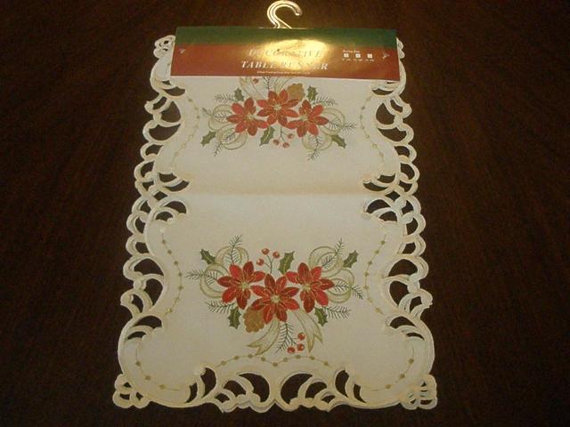 Picture of Tapestry Trading FQ32187-1454 14 x 54 in. Embroidered Christmas Tri Poinsettia Cutwork Placemats
