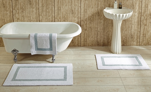 Picture of Better Trends BAHO1724WHBL Hotel Collection Bathrug&#44; White & Blue - 17 x 24 in. Set of 2