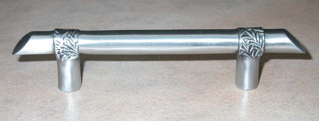 Modern Form Bar with leaf Motif Pull- Shiny Shiny