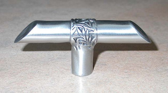 Modern Form Bar with leaf Motif Knob- Shiny