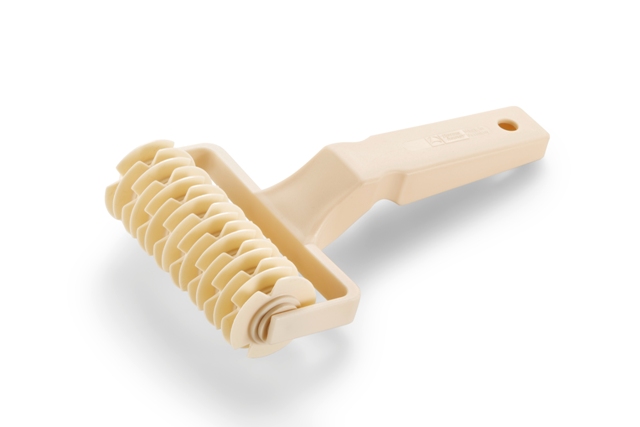 Picture of Thermohauser Polypropylene Lattice Cutting Roller&#44; Ivory - 2.5 in.