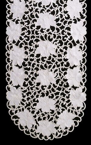 Picture of Sinobrite H7292 Cream Rose Square Table-Topper- 44 x 44 in.
