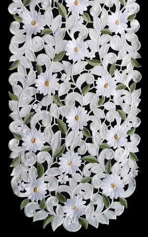 Picture of Sinobrite H7667-EG White Daisy Oval Placemat- 12 x 18 in.