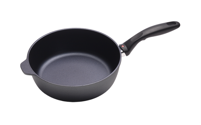 Picture of Swiss Diamond 6726i 10.25 in. Induction Nonstick Saute Pan - 3.8 qt.