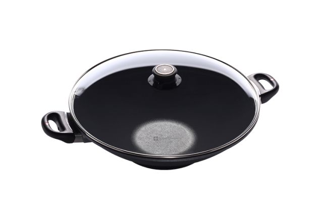 Picture of Swiss Diamond 61136ic 14 in. Induction Nonstick Wok with Lid