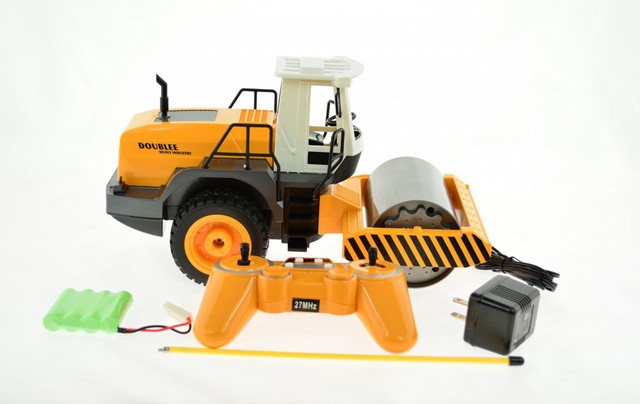 Picture of CIS E522-003 1-20 Scale Remote Control Steam Roller with Rechargeable Batteries