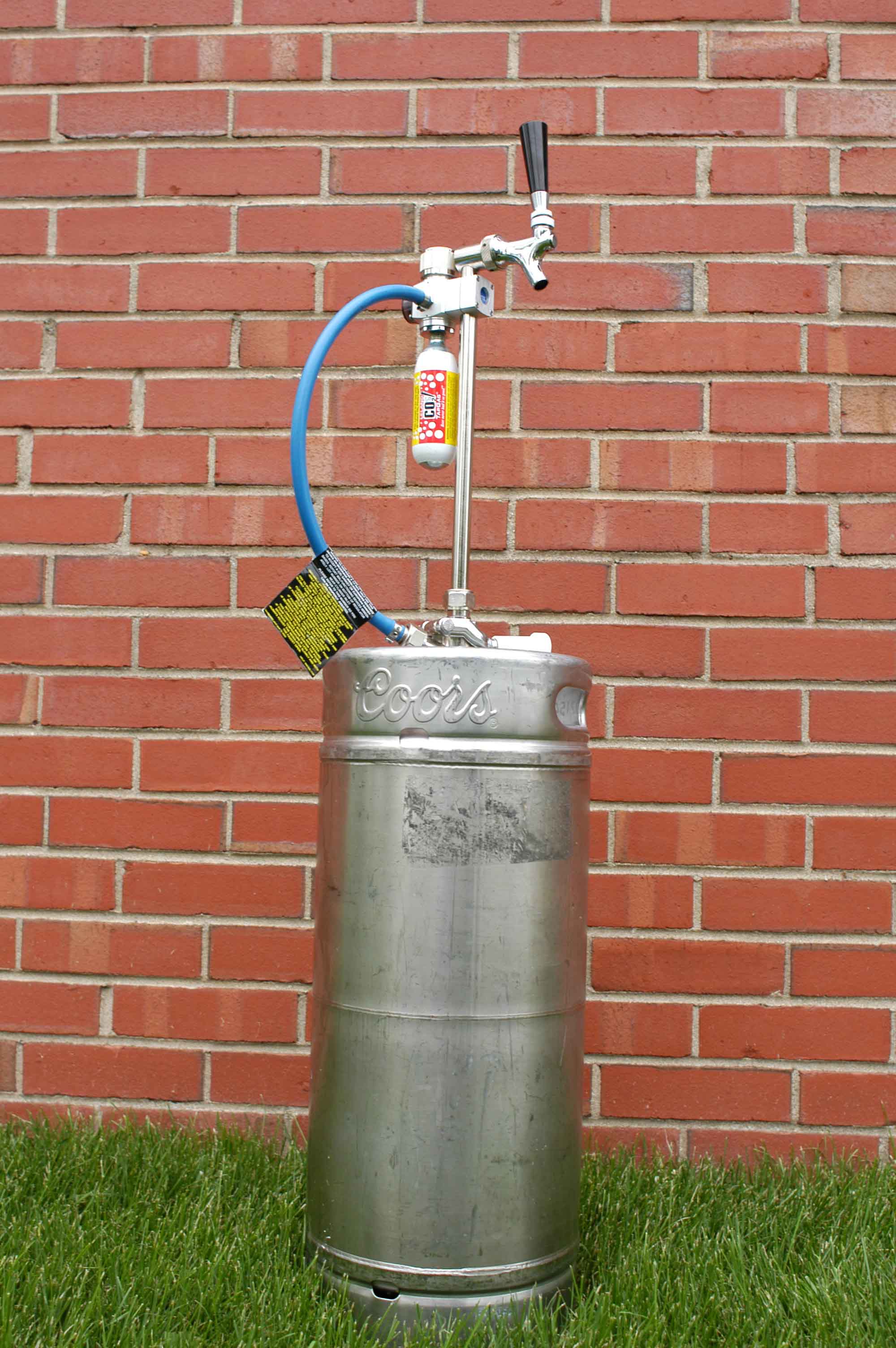 Picture of Leland Mr. Fizz CO2 Picnictap Keg Dispenser Kit Assembled