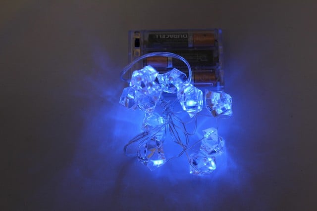 Perfect Holiday 600051 Battery Operated 10 LED Ice Cube String Light - Blue
