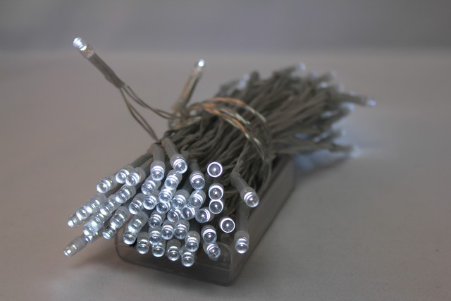 600059 Battery Operated 100 LED String Light - White