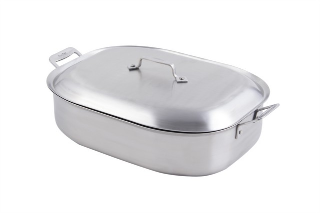 Picture of Bon Chef 60004 15 x 11 x 4 in. Cucina French Oven with Lid, 7 quart