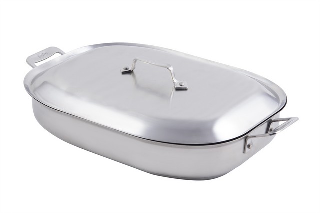 Picture of Bon Chef 60023CLD 14.87 x 11 x 2.87 in. Cucina Oblong Pan with Lid & Induction Bottom&#44; 5 quart