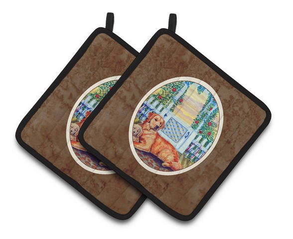 Picture of Carolines Treasures 7148PTHD Golden Retriever & Puppy at the fence Pair of Pot Holders, 7.5 x 3 x 7.5 in.