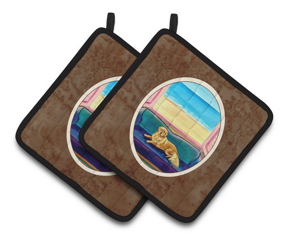 Picture of Carolines Treasures 7188PTHD Golden Retriever Couch Sitting Pair of Pot Holders, 7.5 x 3 x 7.5 in.