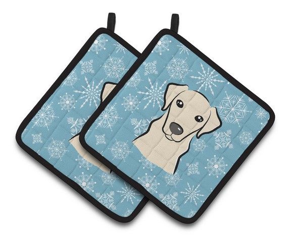 Picture of Carolines Treasures BB1656PTHD Snowflake Yellow Labrador Pair of Pot Holders, 7.5 x 3 x 7.5 in.