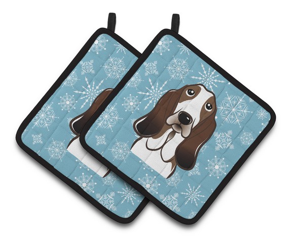 Picture of Carolines Treasures BB1677PTHD Snowflake Basset Hound Pair of Pot Holders, 7.5 x 3 x 7.5 in.