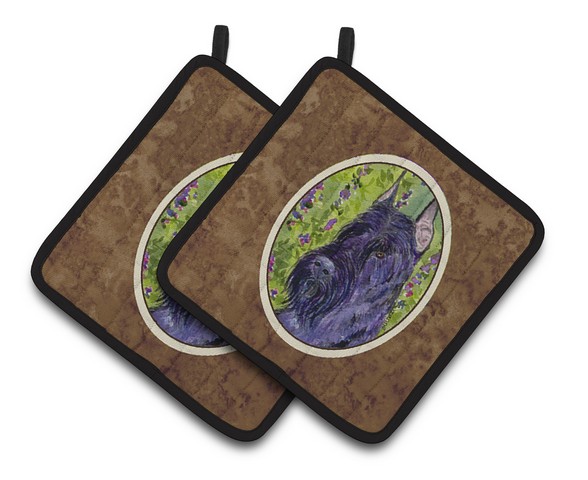 Picture of Carolines Treasures SS1018PTHD Scottish Terrier Pair of Pot Holders, 7.5 x 3 x 7.5 in.
