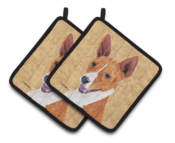 Picture of Carolines Treasures SC9124PTHD Basenji Wipe Your Paws Pair of Pot Holders, 7.5 x 3 x 7.5 in.