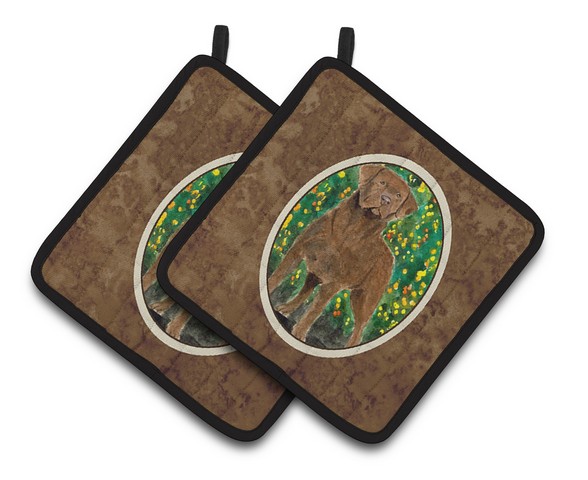 Picture of Carolines Treasures SS8969PTHD Chesapeake Bay Retriever Pair of Pot Holders, 7.5 x 3 x 7.5 in.