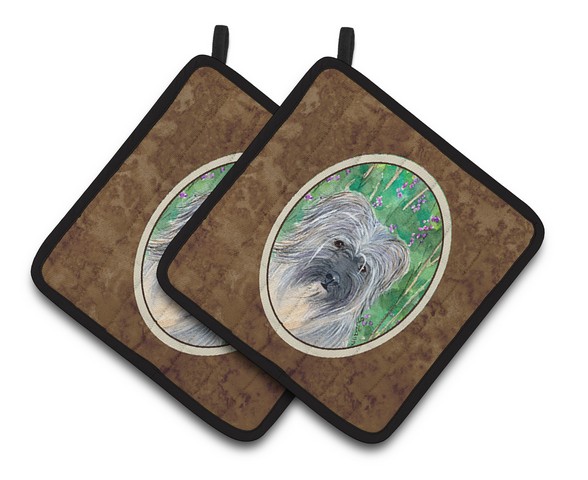 Picture of Carolines Treasures SS1042PTHD Berger Des Pyrenese Pair of Pot Holders, 7.5 x 3 x 7.5 in.