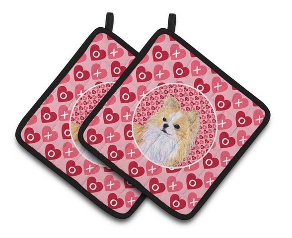 Picture of Carolines Treasures SS4473PTHD Chihuahua Hearts Love & Valentines Day Portrait Pair of Pot Holders, 7.5 x 3 x 7.5 in.