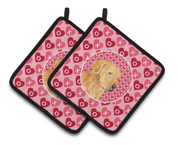 Picture of Carolines Treasures SS4476PTHD Golden Retriever Hearts Love Valentines Day Pair of Pot Holders, 7.5 x 3 x 7.5 in.