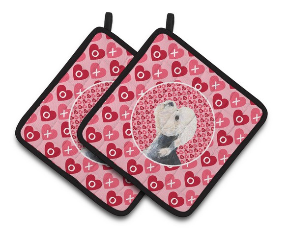 Picture of Carolines Treasures SS4503PTHD Dandie Dinmont Terrier Hearts Love Valentines Day Pair of Pot Holders, 7.5 x 3 x 7.5 in.