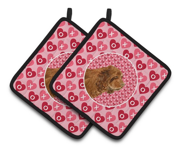 Picture of Carolines Treasures SS4510PTHD Sussex Spaniel Hearts Love Valentines Day Pair of Pot Holders, 7.5 x 3 x 7.5 in.