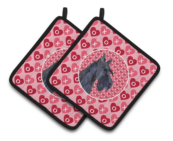Picture of Carolines Treasures SS4529PTHD Scottish Terrier Hearts Love Valentines Day Portrait Pair of Pot Holders, 7.5 x 3 x 7.5 in.