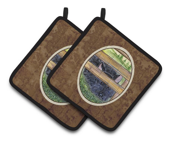 Picture of Carolines Treasures SS8193PTHD Scottish Terrier Pair of Pot Holders, 7.5 x 3 x 7.5 in.