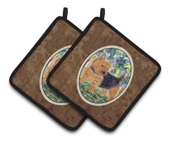 Picture of Carolines Treasures SS8218PTHD Norwich Terrier Pair of Pot Holders, 7.5 x 3 x 7.5 in.