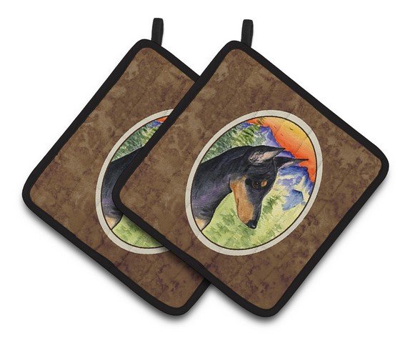 Picture of Carolines Treasures SS8425PTHD Manchester Terrier Pair of Pot Holders, 7.5 x 3 x 7.5 in.