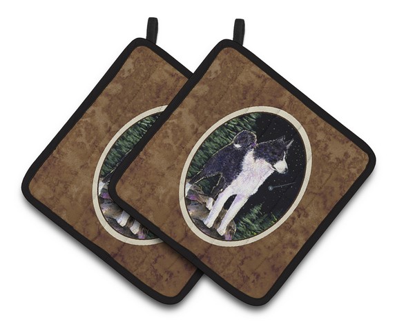 Picture of Carolines Treasures SS8483PTHD Starry Night Karelian Bear Dog Pair of Pot Holders, 7.5 x 3 x 7.5 in.
