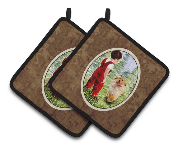 Picture of Carolines Treasures SS8545PTHD Little Boy with His Golden Retriever Pair of Pot Holders, 7.5 x 3 x 7.5 in.