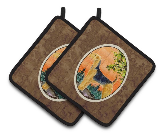 Picture of Carolines Treasures SS8850PTHD Airedale Pair of Pot Holders, 7.5 x 3 x 7.5 in.