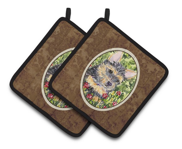 Norwich Terrier Pair of Pot Holders 7.5 x 3 x 7.5 in.