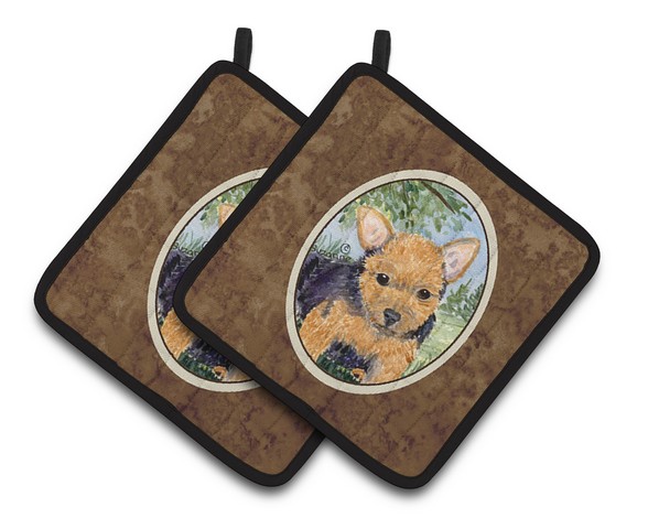 Norwich Terrier Pair of Pot Holders 7.5 x 3 x 7.5 in.