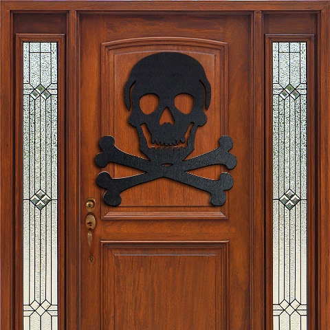 93143P  Halloween Skull & Cross Bones Wooden Decor