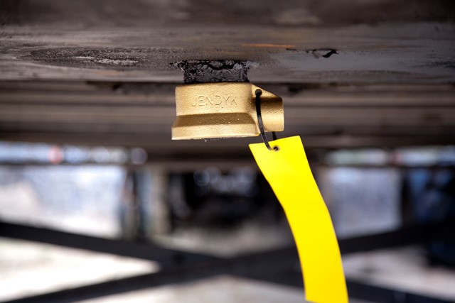 KPL01MK4-KD Open Base Heavy Duty King Pin Trailer Lock - Keyed Different