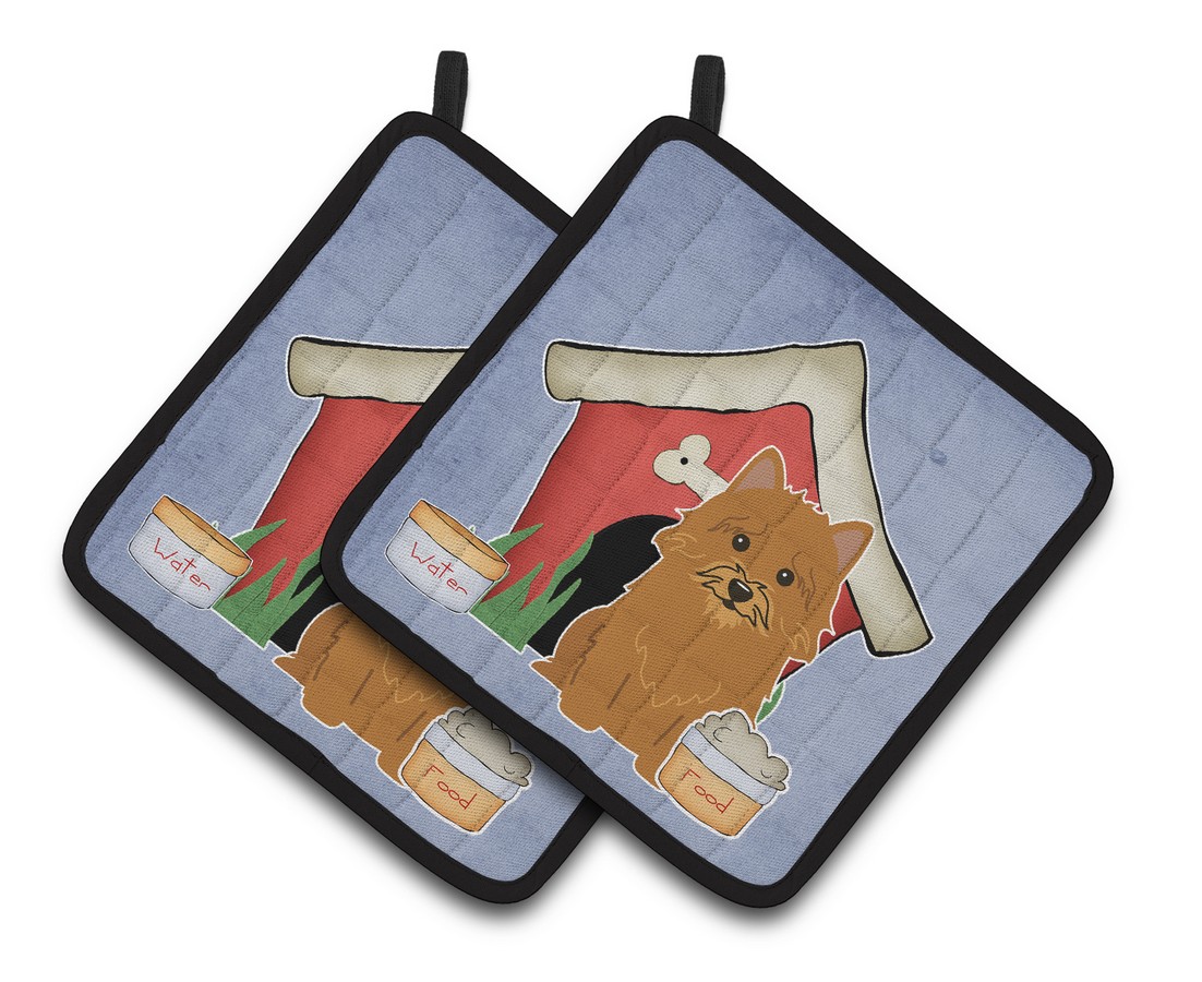 Picture of Carolines Treasures BB2774PTHD Dog House Collection Norwich Terrier Pair of Pot Holders