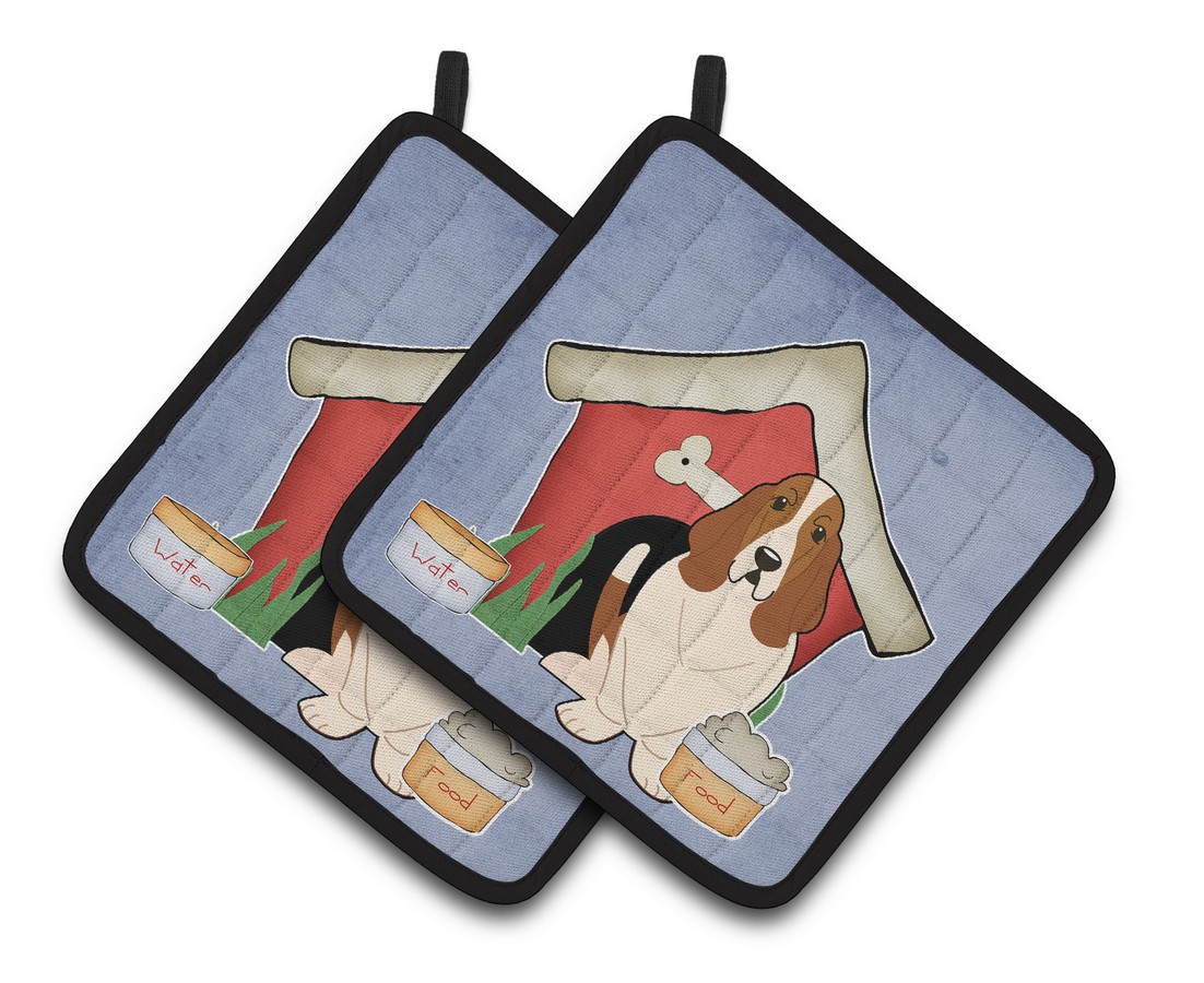 Picture of Carolines Treasures BB2775PTHD Dog House Collection Basset Hound Pair of Pot Holders