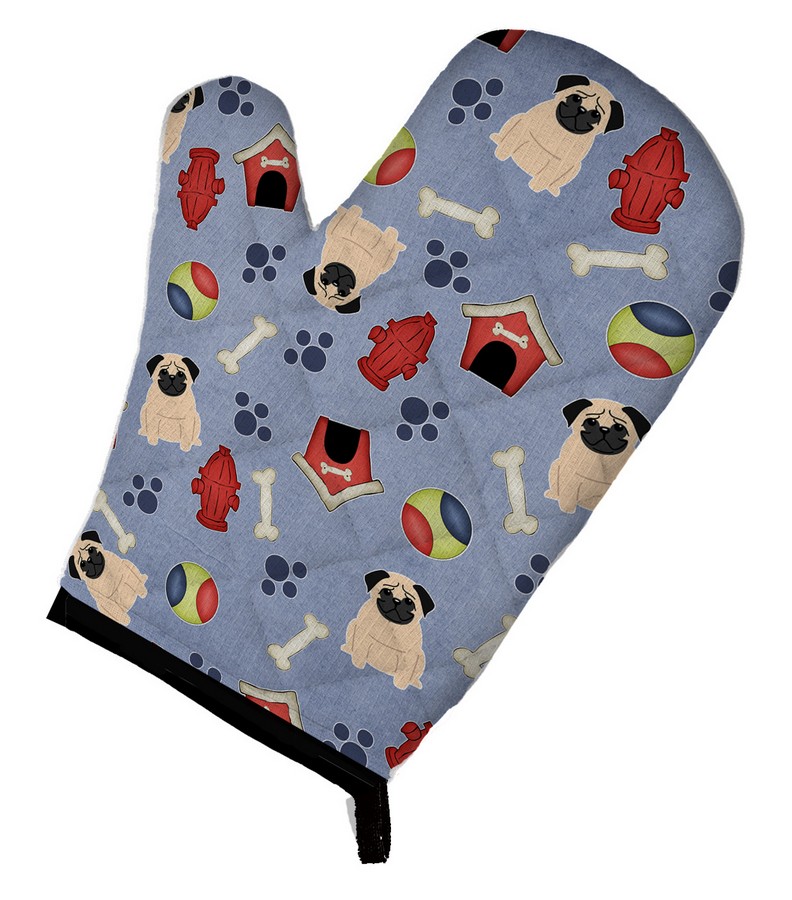 Picture of Carolines Treasures BB2621OVMT Dog House Collection Pug Fawn Oven Mitt