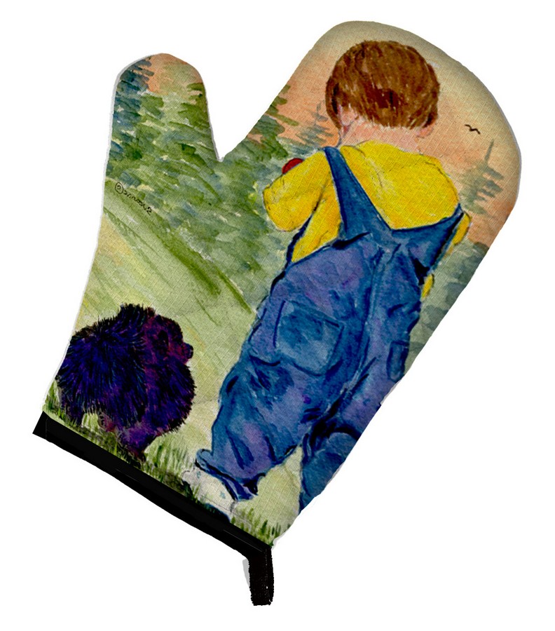Picture of Carolines Treasures SS8544OVMT Little Boy with His Pomeranian Oven Mitt