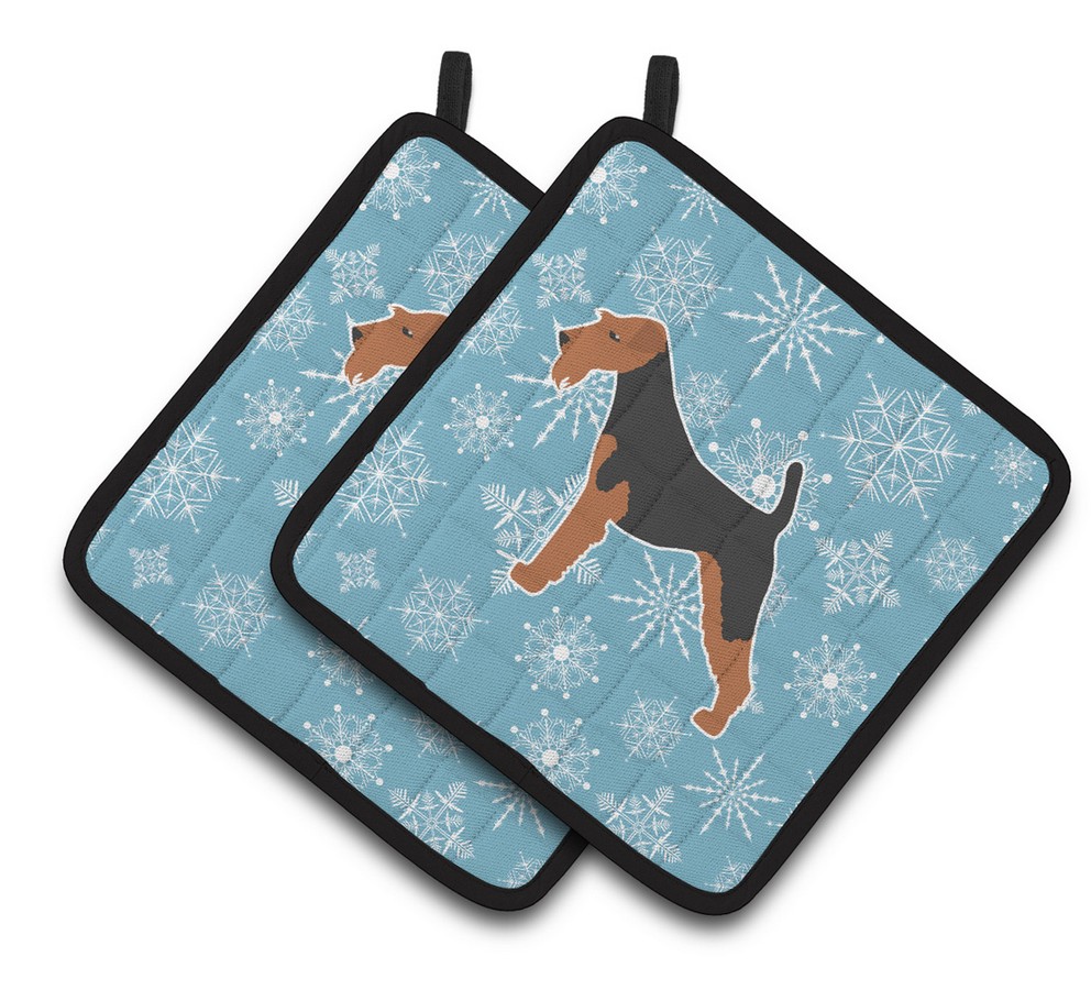 Picture of Carolines Treasures BB3557PTHD Winter Snowflake Airedale Terrier Pair of Pot Holders
