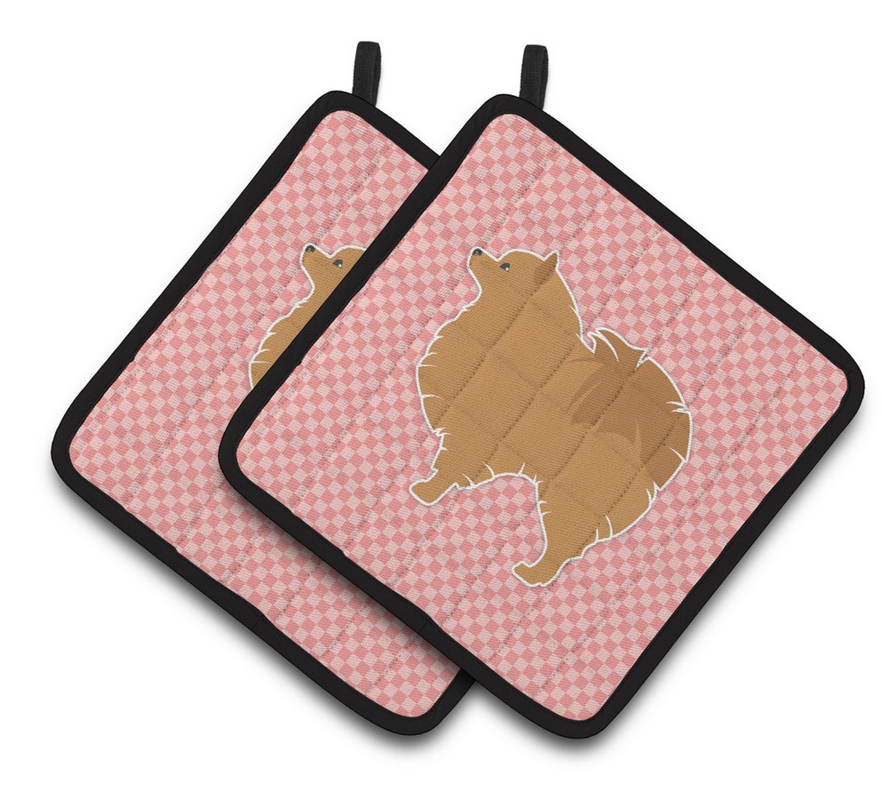 Picture of Carolines Treasures BB3642PTHD Pomeranian Checkerboard Pink Pair of Pot Holders