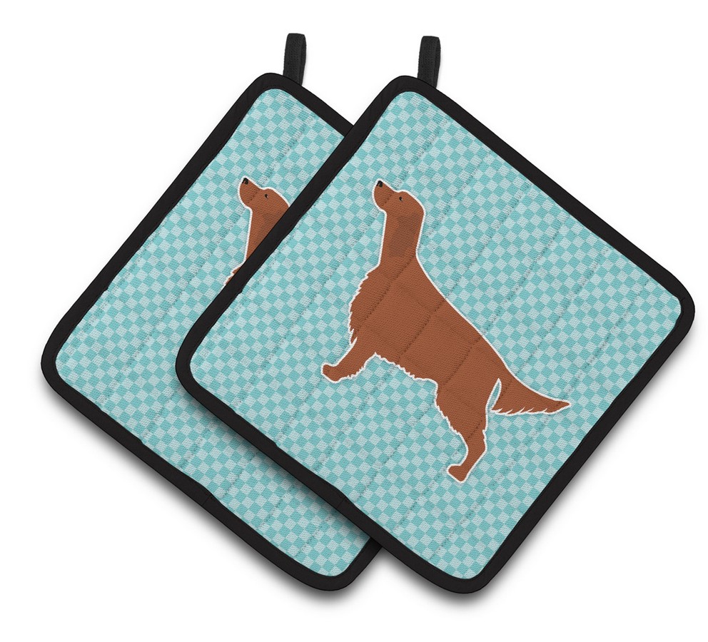 Picture of Carolines Treasures BB3693PTHD Irish Setter Checkerboard Blue Pair of Pot Holders