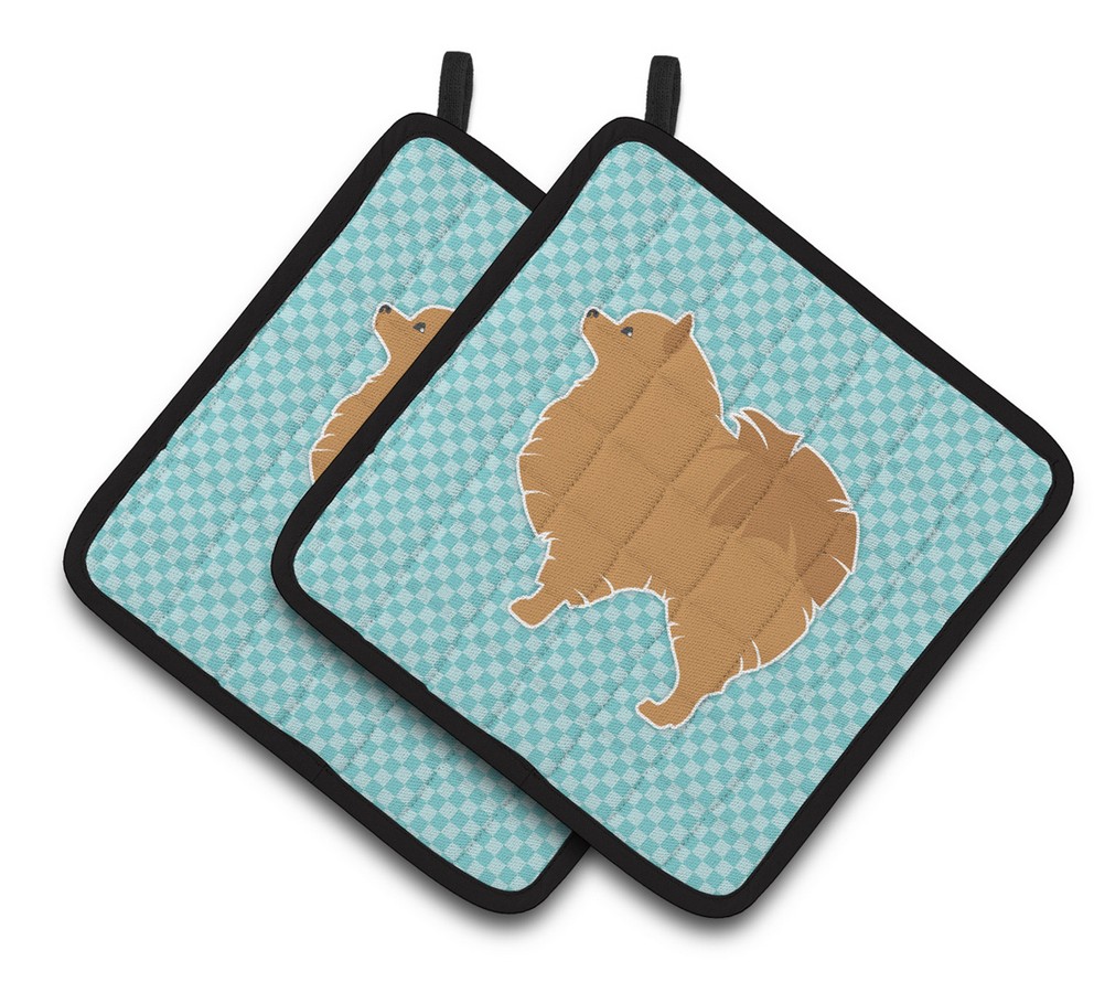 Picture of Carolines Treasures BB3742PTHD Pomeranian Checkerboard Blue Pair of Pot Holders