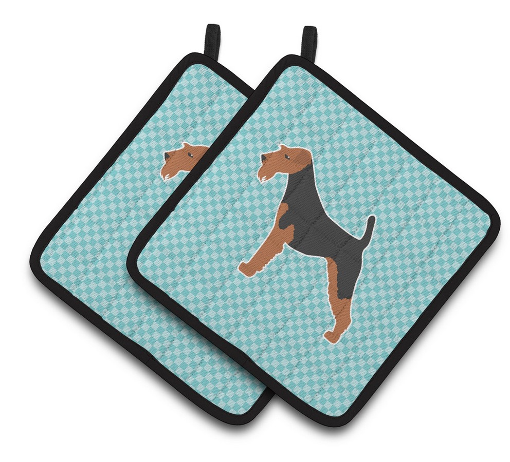 Picture of Carolines Treasures BB3757PTHD Airedale Terrier Checkerboard Blue Pair of Pot Holders